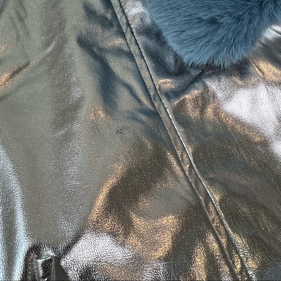 Poster Grl X Dolls Kill Frosty Queen cropped moto jacket size XL NWT - Picture 9 of 12